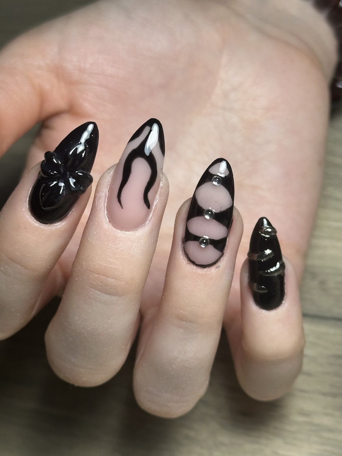 Cocon de Jade, Ongle 7
